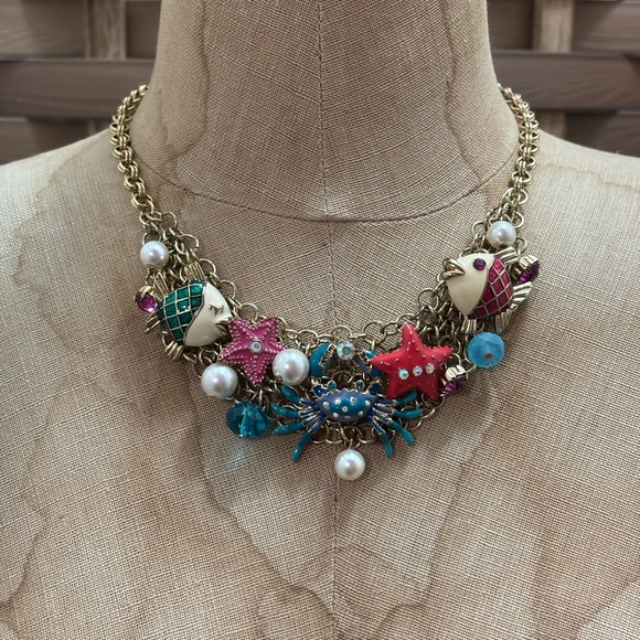 Betsey Johnson Beautiful Sea Fish and Crab Statement Necklace. - Picture 1 of 5